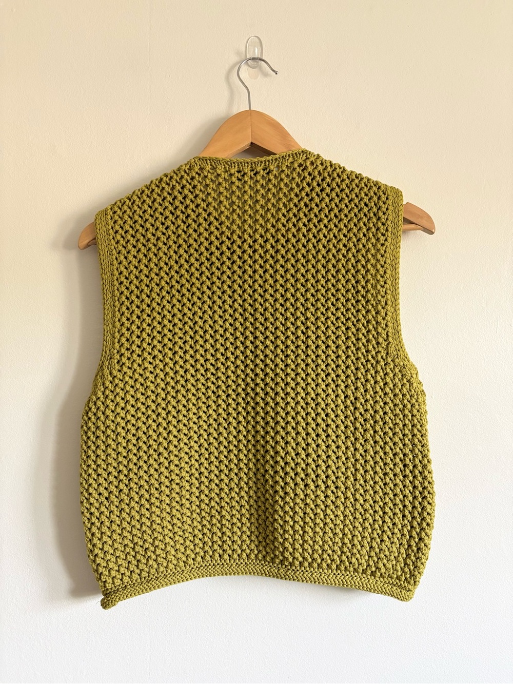 Zara Knit Buttoned Vest in Green - Picture 4 of 5